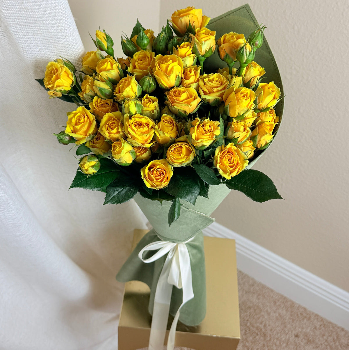 Golden Sunshine Rose Bouquet