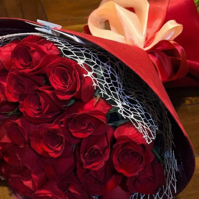 Scarlet Romance – Red Rose Bouquet