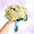 Soft elegant bouquet in neutral tones.